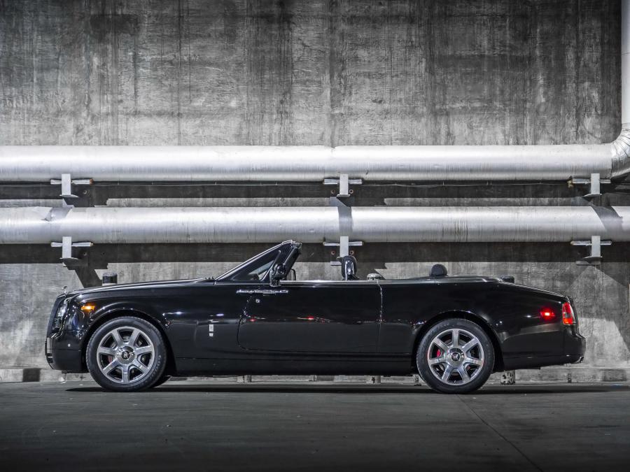  Rolls-Royce Phantom Drophead Coupe Nighthawk 2015 года  (фото 4 из 12)